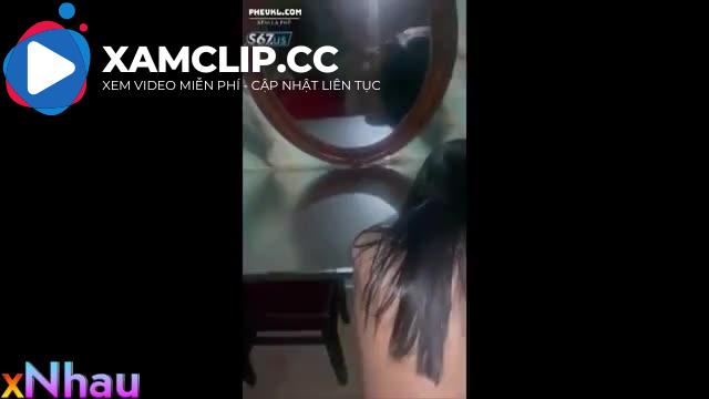 Chơi bé love 10 trước gương trong căn phòng tĩnh lặng . Gái non dáng nuột vkl
