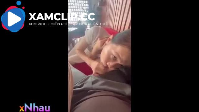 Ra quán Cafe mà em lên cơn thèm cu đòi bú cho bằng được