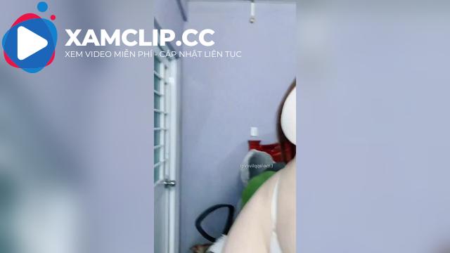 BBi YYlive khoe lưng trần nuột mướt mắt