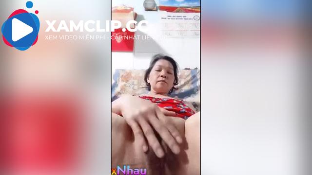 Máy bay xa chồng