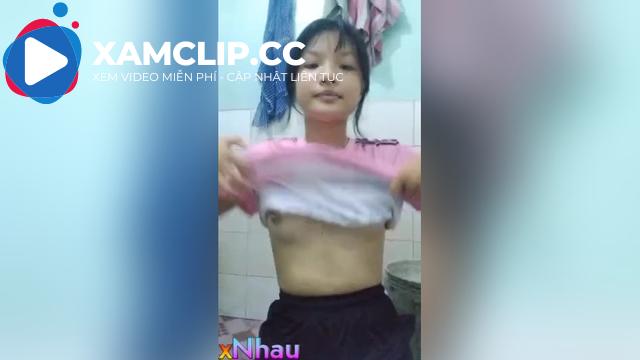Đi học về là khoe vếu