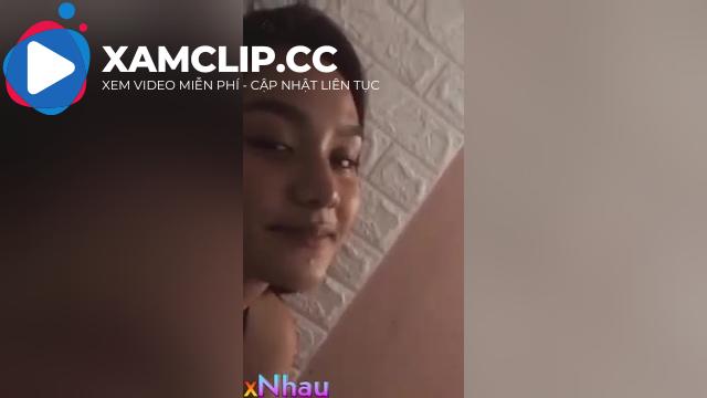Con đĩ đòi về phòng bú cu
