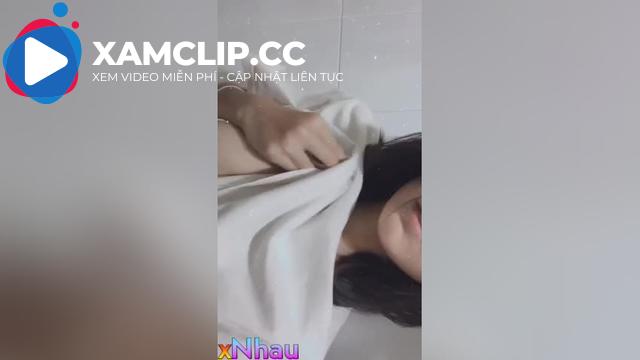 minh trang 2k8 vú mới nhú lông lồn chưa mọc đã tập show hàng cực non