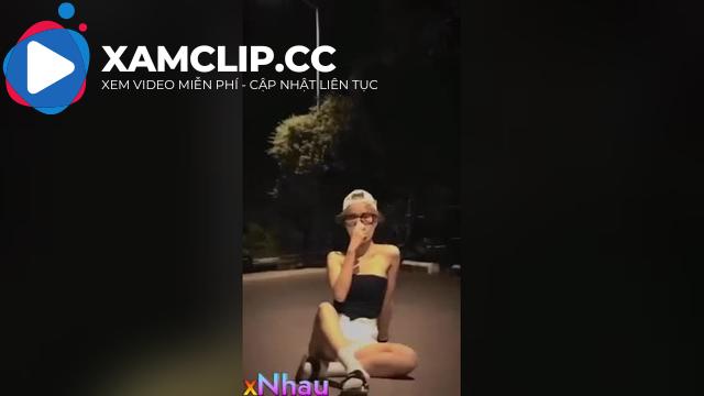Clip Sex Bùi Yến Linh Gái Miền Trung Lại Còn Đeo Kính Ai Dâm Hơn Ẻm
