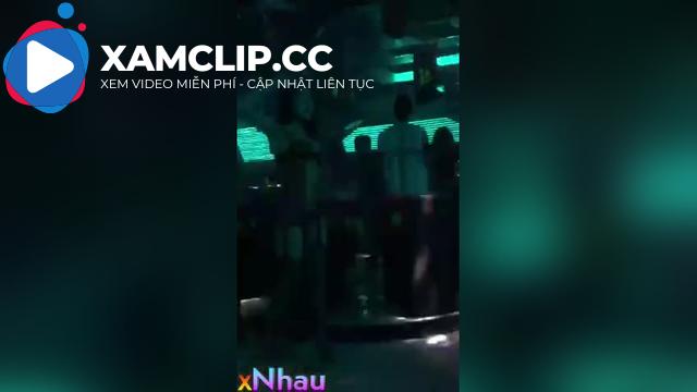 Ngoáy ngoáy cái mông