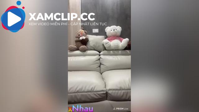 Hai em gái xinh live fb 1