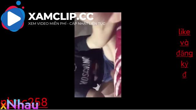 Em Gái mới lớn ở nhà một mình nứng lồn quá thủ dâm cho bớt nứng lồn