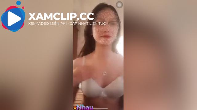 ngọc trâm call show hàng thủ dâm cùng bạn thân xem bộ ngực to tròn