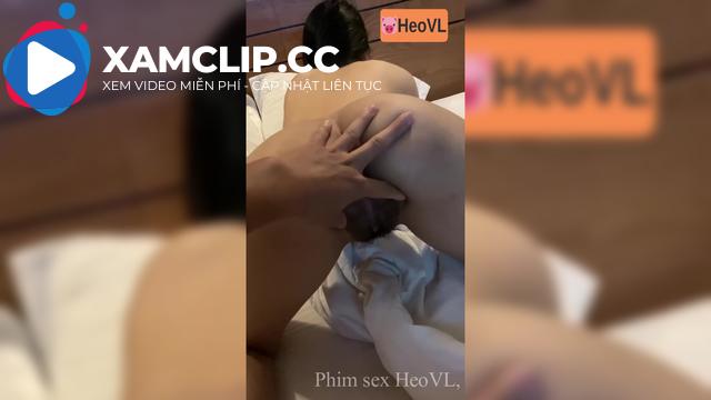 Nằm lướt face chổng mông cho anh đụ