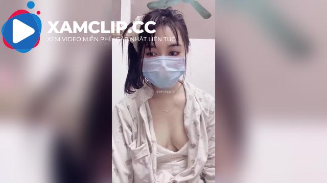 Zumiii bướm múp ngồi tâm sự vùng kín với fan ruột