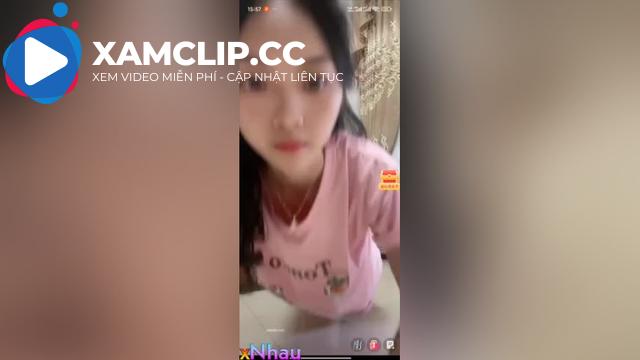 Em gái lộ hàng không mặc áo ngực trên livestream #tonghopclipsex