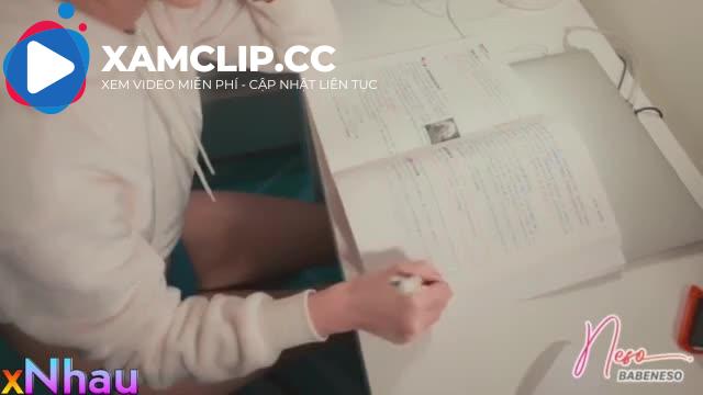 Chịch con em gái đang móc lồn thủ dâm #3