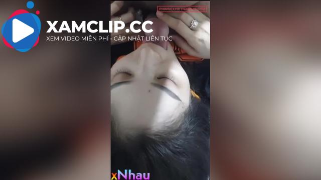 Thằng em đi làm xa nhà đè con vợ nó ra bắt bú cu