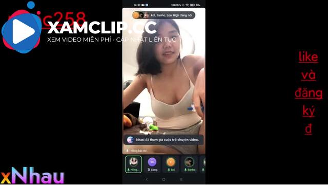 Em Gái Mới Lớn ở nhà một mình nứng lồn quá lên mạng tạo nhóm chat live thủ dâm