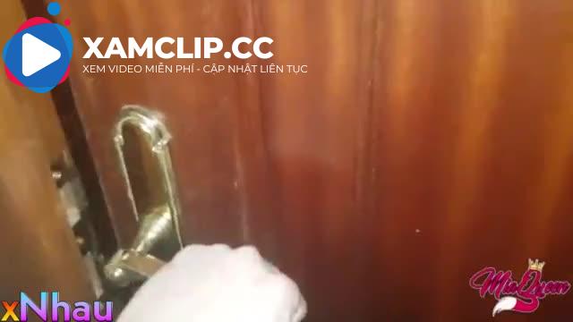 Mấy khi được em gái cho cạ lồn phải cạ ngay 3