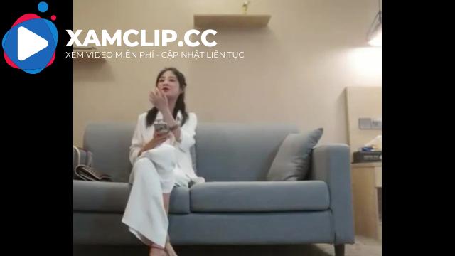 Gạ em vào nhà nghỉ chịch nhau rồi quay trộm clip