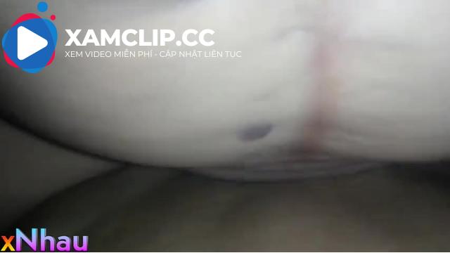 Liếm cu cho bạn trai là thói quen yêu thích của gái dâm