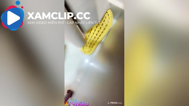 2 em gái xinh live fb 3