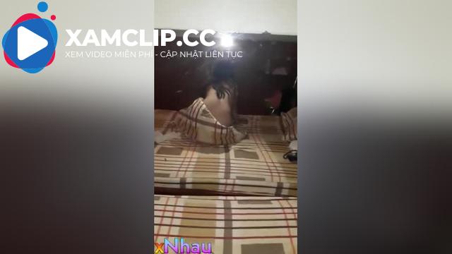 Clip sex nữa đêm đang ngủ thì thèm bú cu