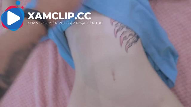 Anh xăm trổ chim cong như quả chuối chịch em da trắng nõn