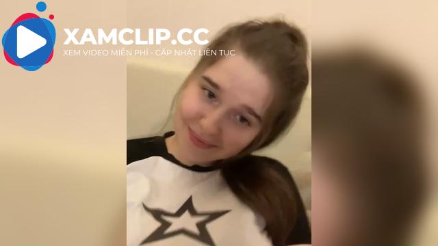 HornyGirlH bướm xinh phê pha cùng sextoy màu hồng