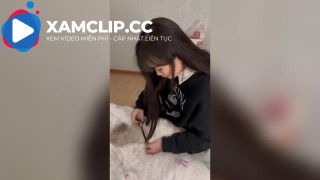 Giúp em hàng xóm chăn mèo nhưng thực chất là chăn em
