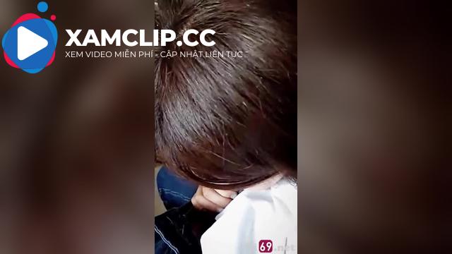 Cô bạn thân lén lút kéo quần bú cu giữa lớp học với trên xe buýt