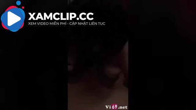 Kỷ niệm sinh nhật tuổi 18 của bé nữ sinh