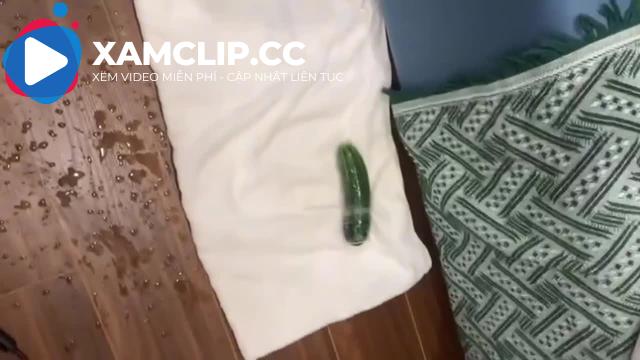Những gì còn lại sau cuộc tình là sàn nhà vung vãi nước và sữa