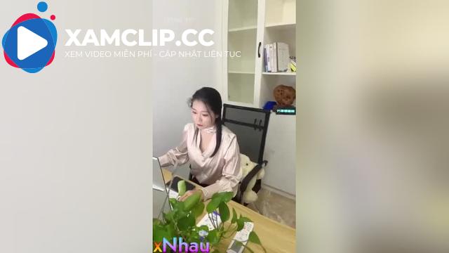 Thằng già hiếp dâm e gái nhân viên trong giờ