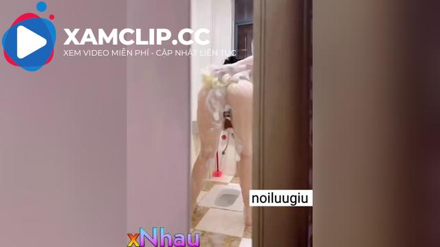 có nên chạy vào đút gậy 15cm vào luôn k ae
