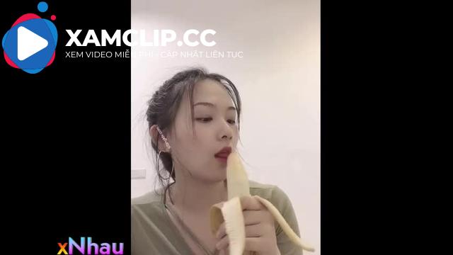 Quyên Trần Dạy Chị Em Cách Ăn Chuối Vừa Sướng Vừa Ngonn