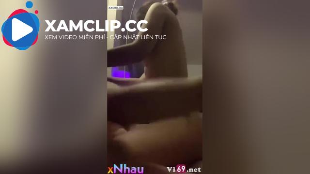 Em sinh viên ngoan hiền thèm cặc