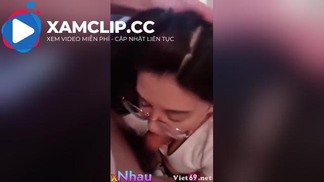 Em Sinh Viên Kính Cận Bú Cu Cho Người Yêu