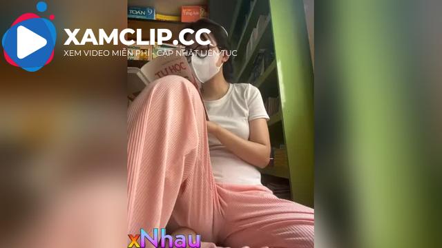 Vào Thư Viện Tự Học Nhưng Mà Nó Lạ Lắmm