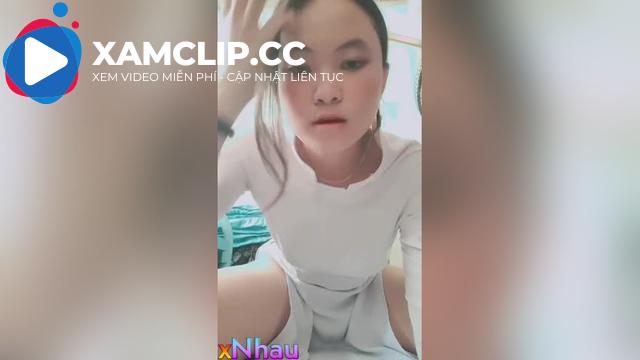 Em Ghệ Cấp 3 Mặc Áo Dài Tự Sướng Cho Người Yêu Sục Cặcc