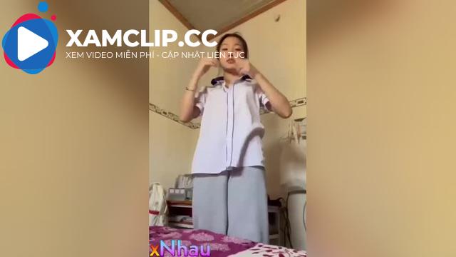 BÉ học sinh love 10 vừa đi học về đã quay clip thủ dâm gửi bạn trai