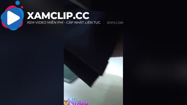 Nhìn trộm mông bạn cùng lớp của bạn