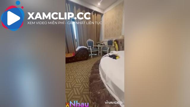 Phú Bà Thuê Trai Tân Về Massage Khẩu Dâm Cực Nứngg