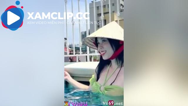 Đội nón lá em PG gạ làm tình ở hồ bơi #1