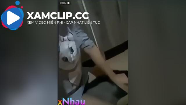 Huyền ơi, xem người em không địt em lại đi địt chó thế này