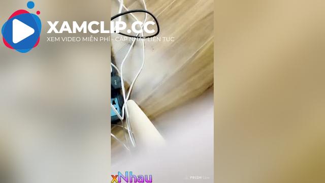 2 gái xinh live fb