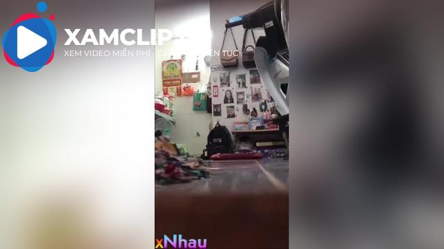 Ở trọ một mình thì mặc đồ làm gì
