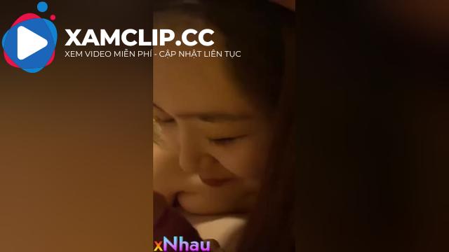 Liếc Nhìn Người Yêu Vì Lần Đầu Bị Yêu Cầu Bú Cuu