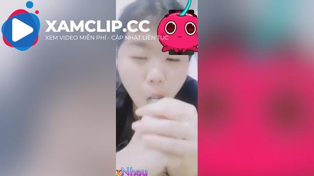Trần yến 2k9 đồng nai thèm bú cu nên bú tạm trái dưa chuột