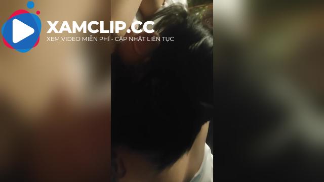 Đang sướng thì tuột bao, nên em cho xuất trong luôn