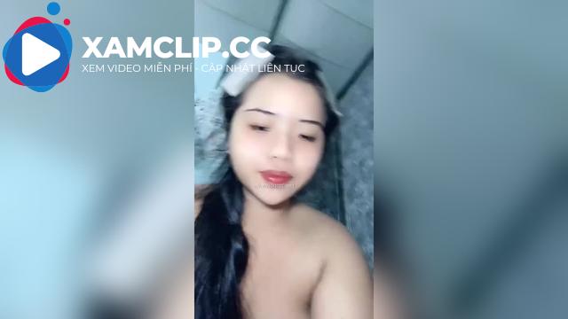 Streamer Khánh Ngọc cô nàng chubby, vú mướp #1
